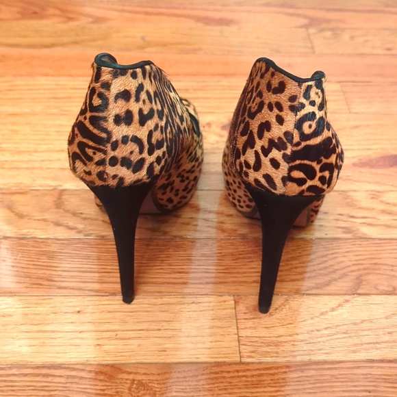 Leopard Heeled Peep toe shoe - Picture 3 of 4